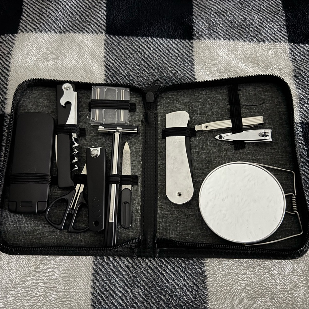 Men's Black Grooming Kit